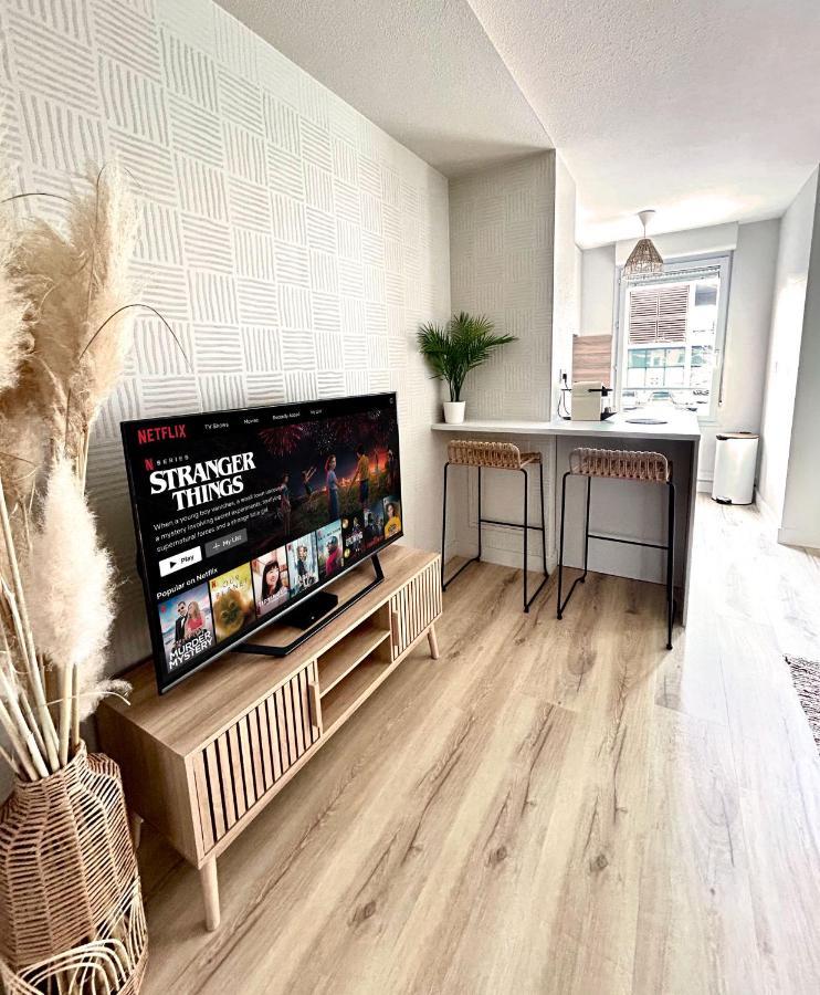 Modern 1 Bdr + Balcony + Free Parking + Ac + Pool Apartment L'Isle-d'Abeau Exterior photo