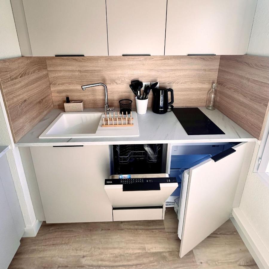 Modern 1 Bdr + Balcony + Free Parking + Ac + Pool Apartment L'Isle-d'Abeau Exterior photo