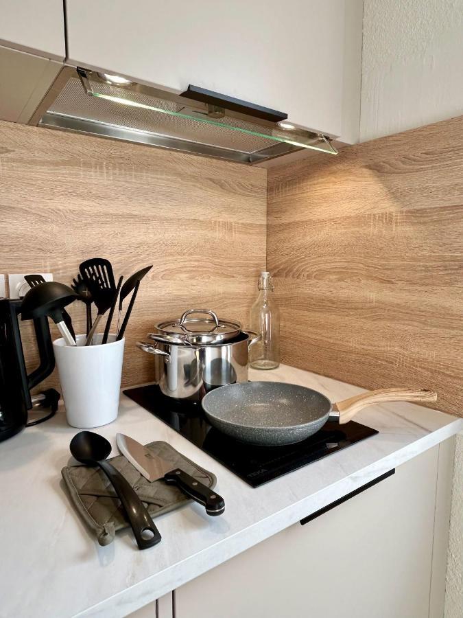 Modern 1 Bdr + Balcony + Free Parking + Ac + Pool Apartment L'Isle-d'Abeau Exterior photo